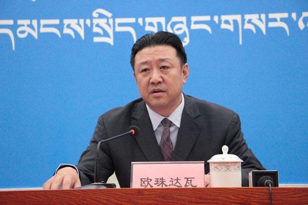 新闻发言人：昌都市政府副市长、市脱贫攻坚指挥部副指挥长欧珠达瓦.JPG