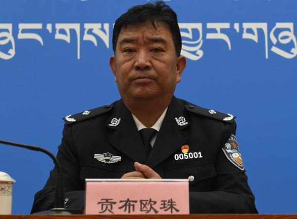 发言人：区公安厅刑侦总队总队长 贡布欧珠.JPG