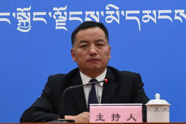 主持人：西藏自治区党委宣传部对外传播处处长 杨洪森.jpg