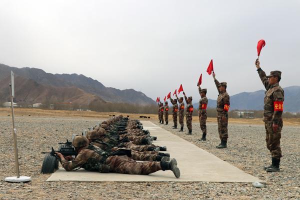 西藏军区某工化旅：比武竞赛提升部队战斗力(85666)-20210128114300.jpg