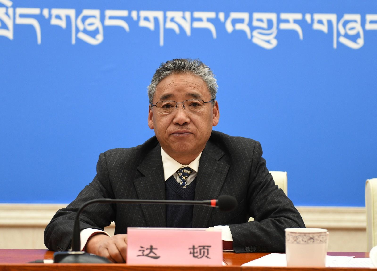 新闻发言人：西藏自治区统计局党组成员、一级巡视员 达顿.JPG