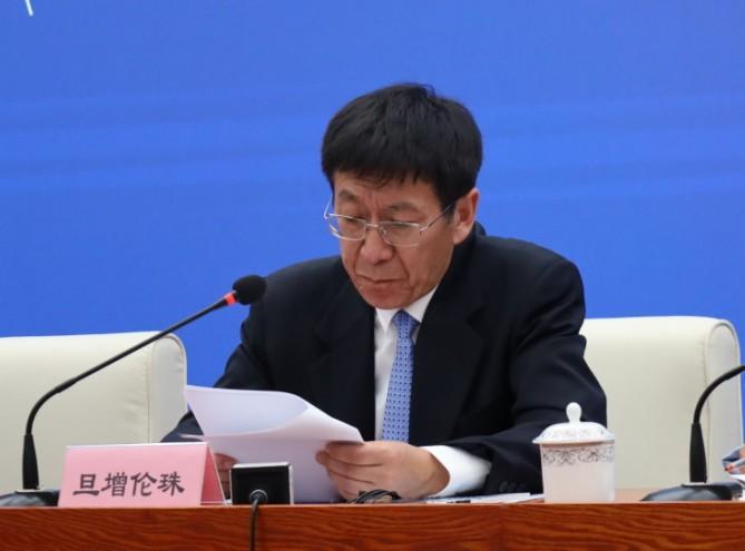 新闻发言人：自治区政府副秘书长 旦增伦珠.jpg