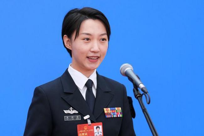 海军辽宁舰某中队少校政治教导员 朱悦萌