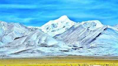 西藏：雪域高原绘出发展新画卷