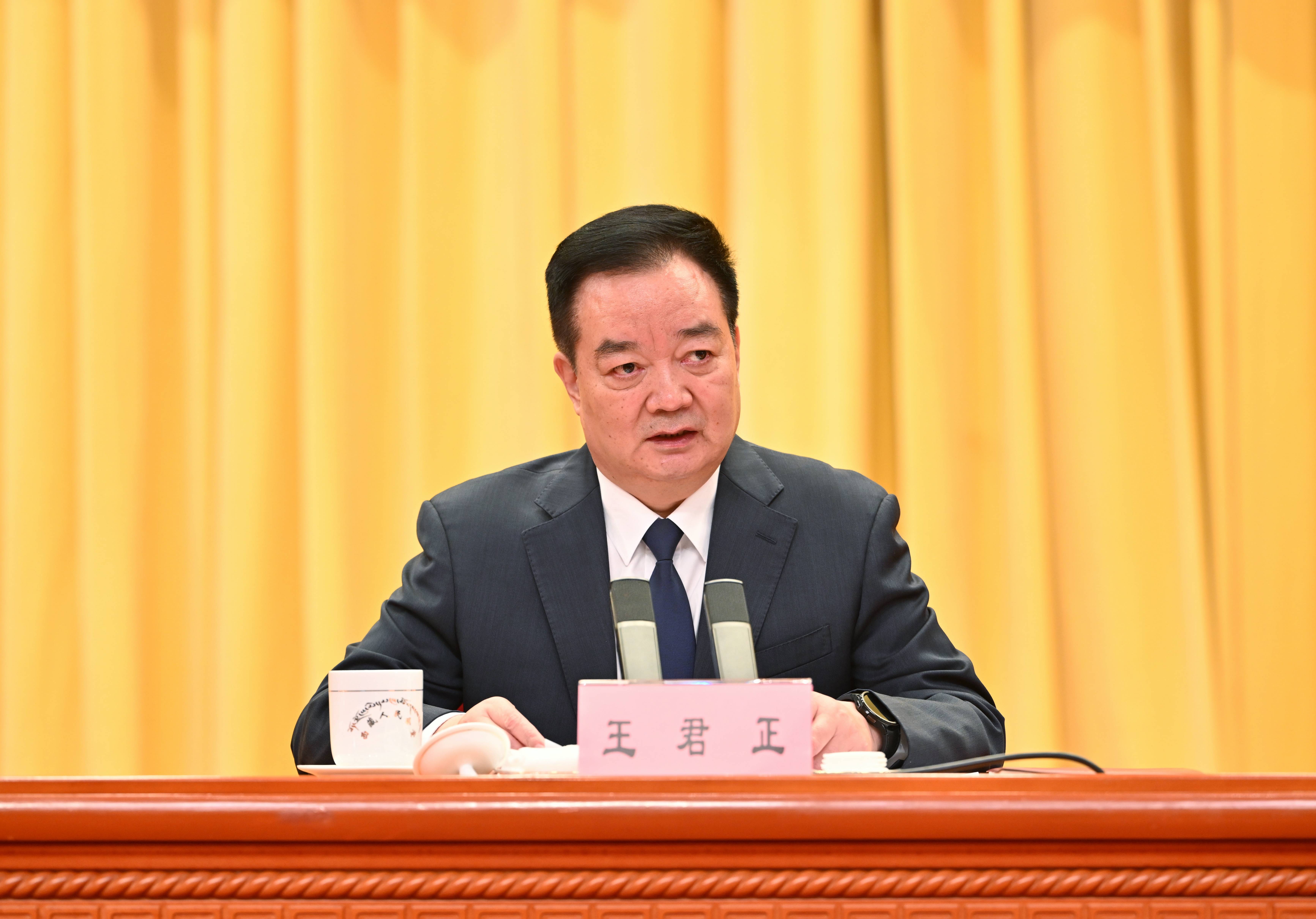 自治区党委经济工作会议在拉萨举行