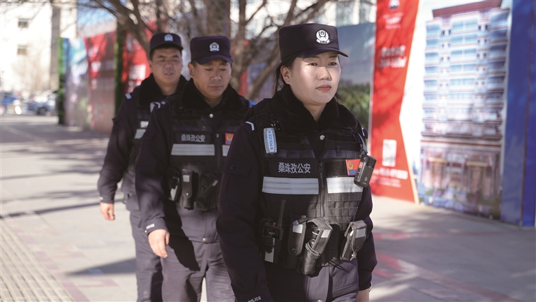 高原“警花”宗巴十四载扎根基层