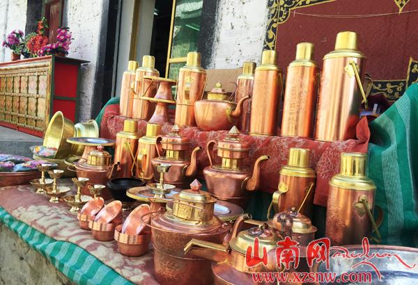 贡嘎县杰德秀镇鲁康商业街上的年味（组图）