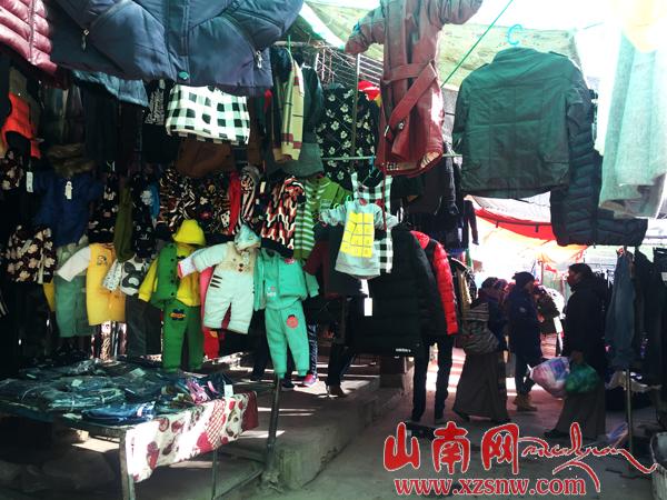 贡嘎县杰德秀镇鲁康商业街上的年味（组图）