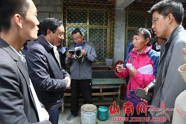 丁哲峰率考察组在曲水县考察交流农村改革工作