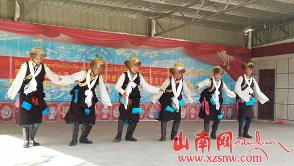 琼结镇举办第二届“双联户”藏历新年文艺汇演