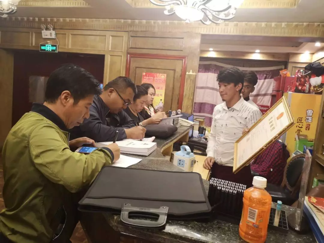 乃东区开展文化市场扫黑除恶专项斗争检查.jpg