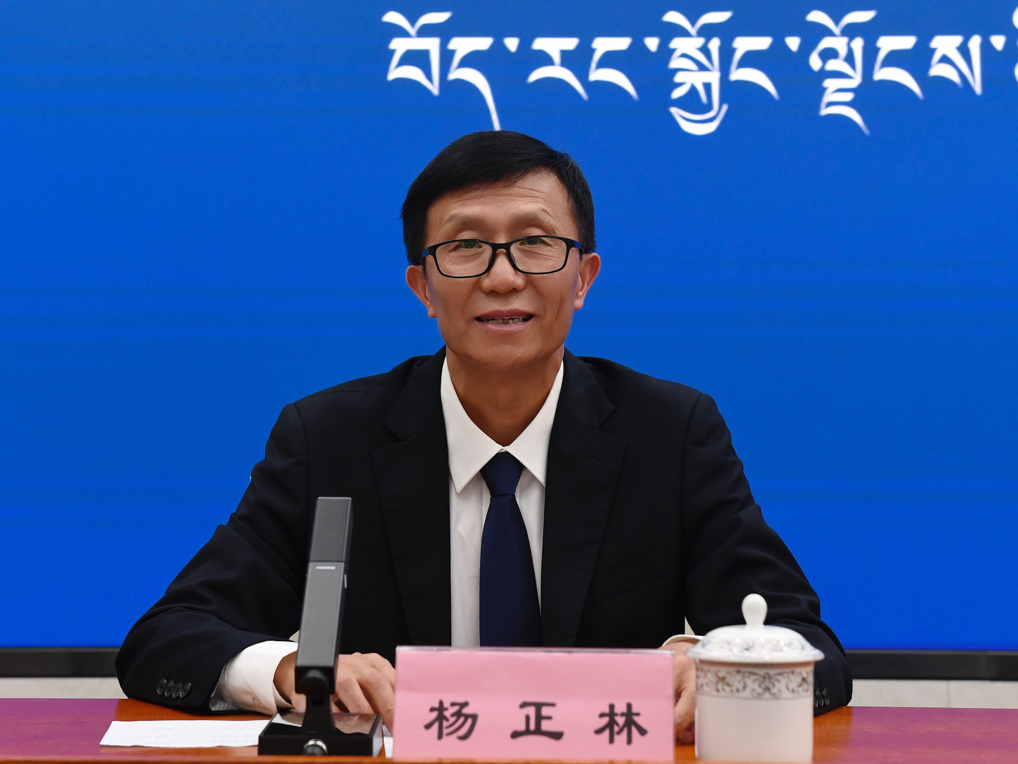 主持人：自治区党委宣传部对外传播处处长 杨正林.jpg