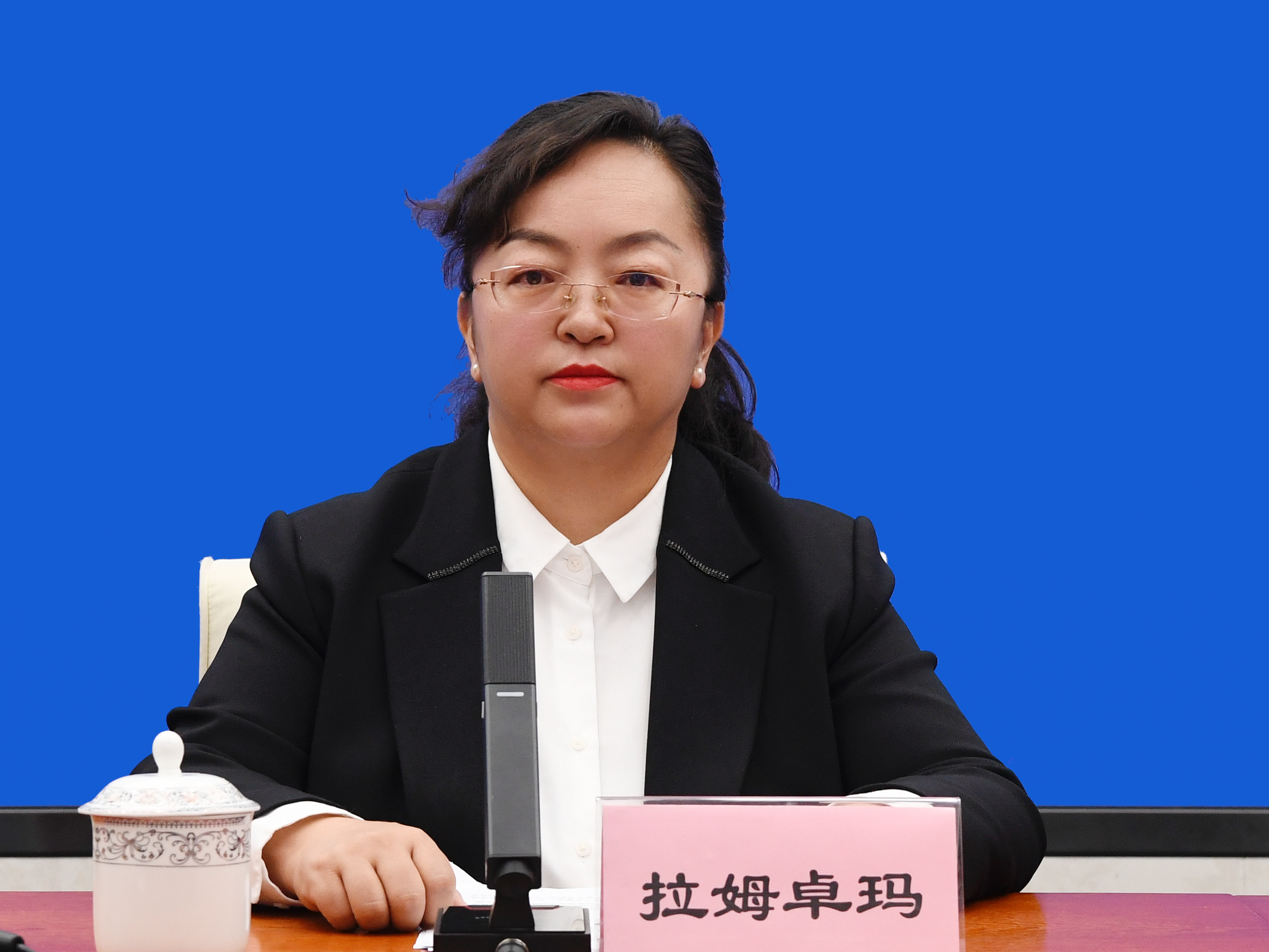 新闻发言人：自治区民政厅党组成员、副厅长 拉姆卓玛.jpg