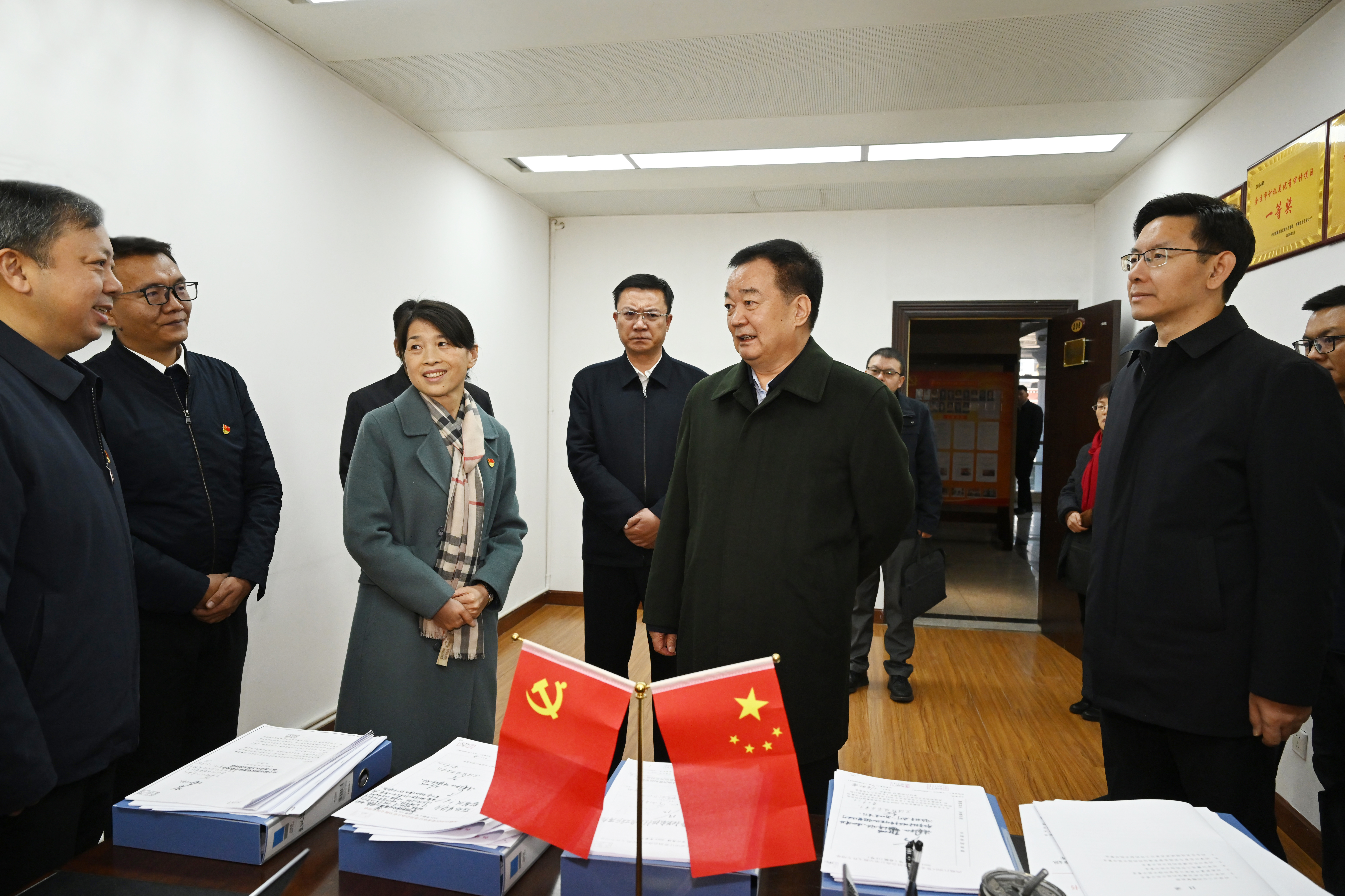 王君正在自治区审计厅调研